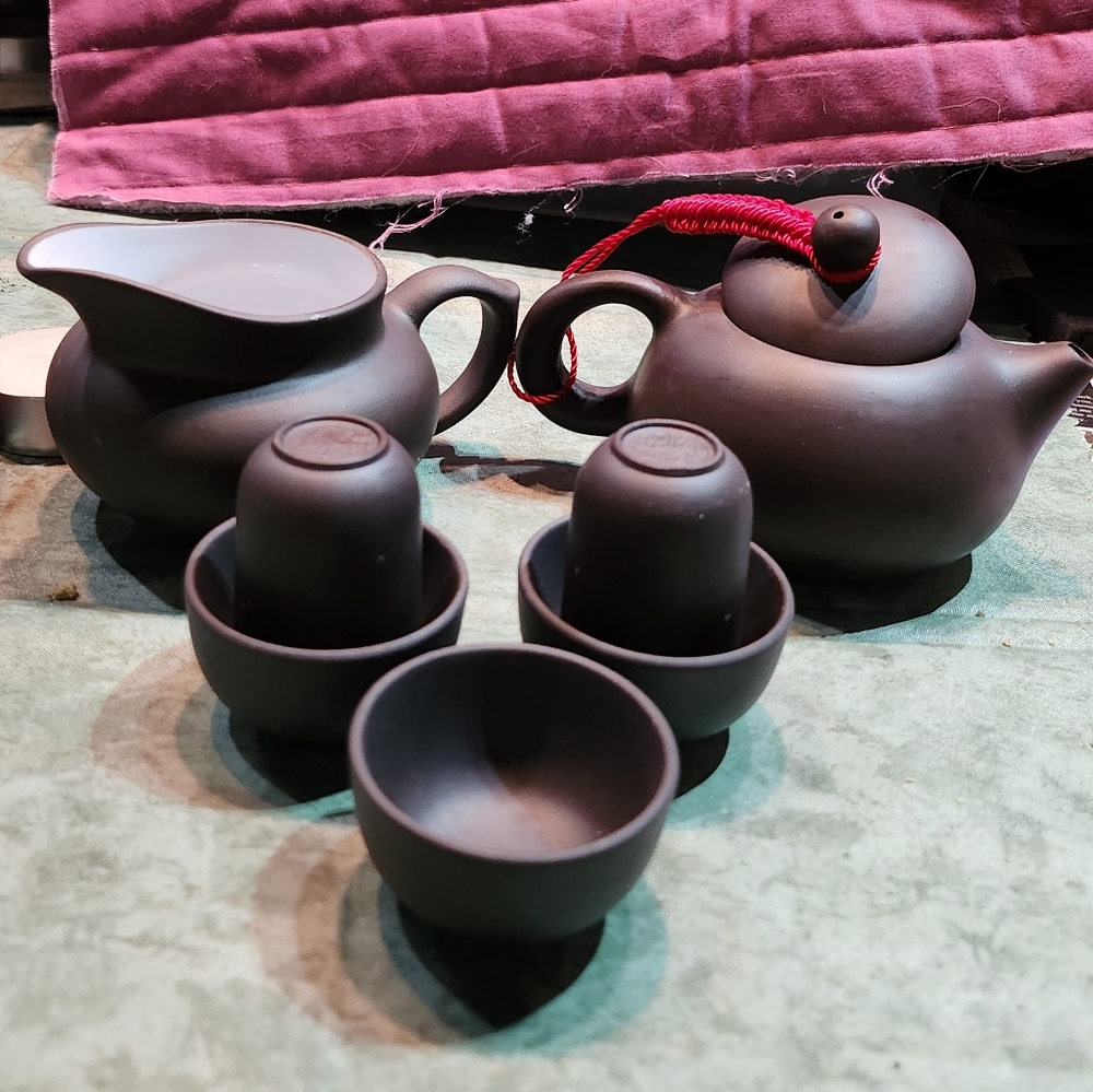 Chinese Yixing zisha tea  set purple clay teapot cups